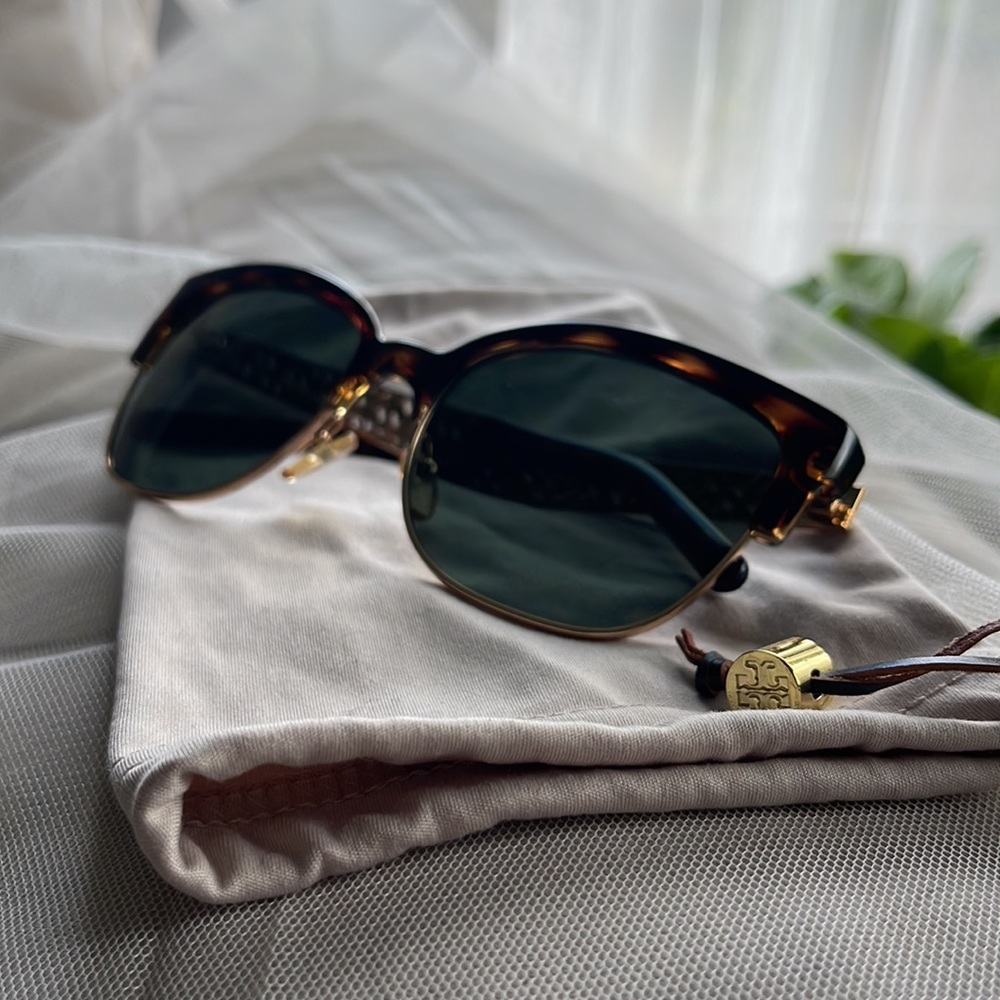 Tory Burch Tortoise Shell Sunglasses - Picture 10 of 11